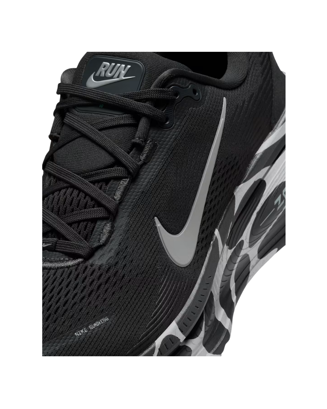 Nike  Vomero 18