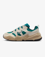 Tenis Nike Tech Hera