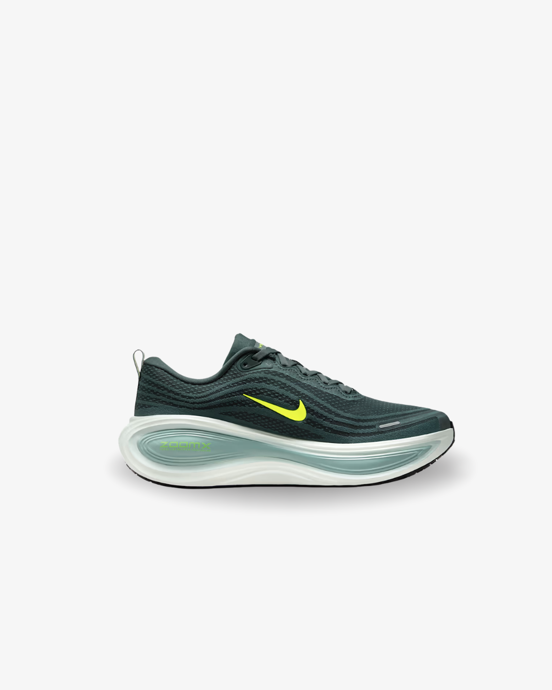 NIKE Vomero Plus