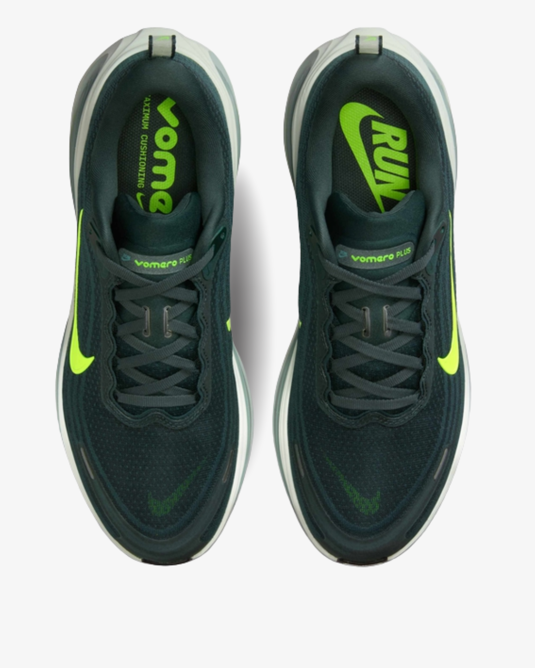 NIKE Vomero Plus