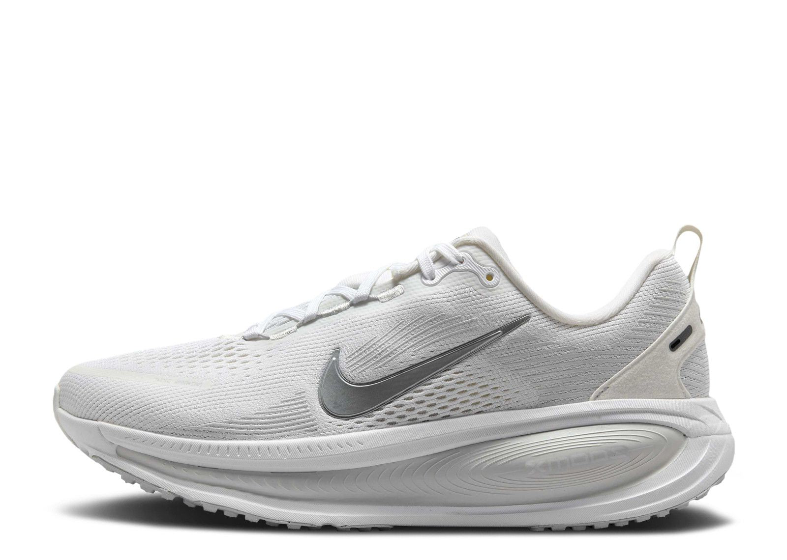Vomero 18 White Photon Dust