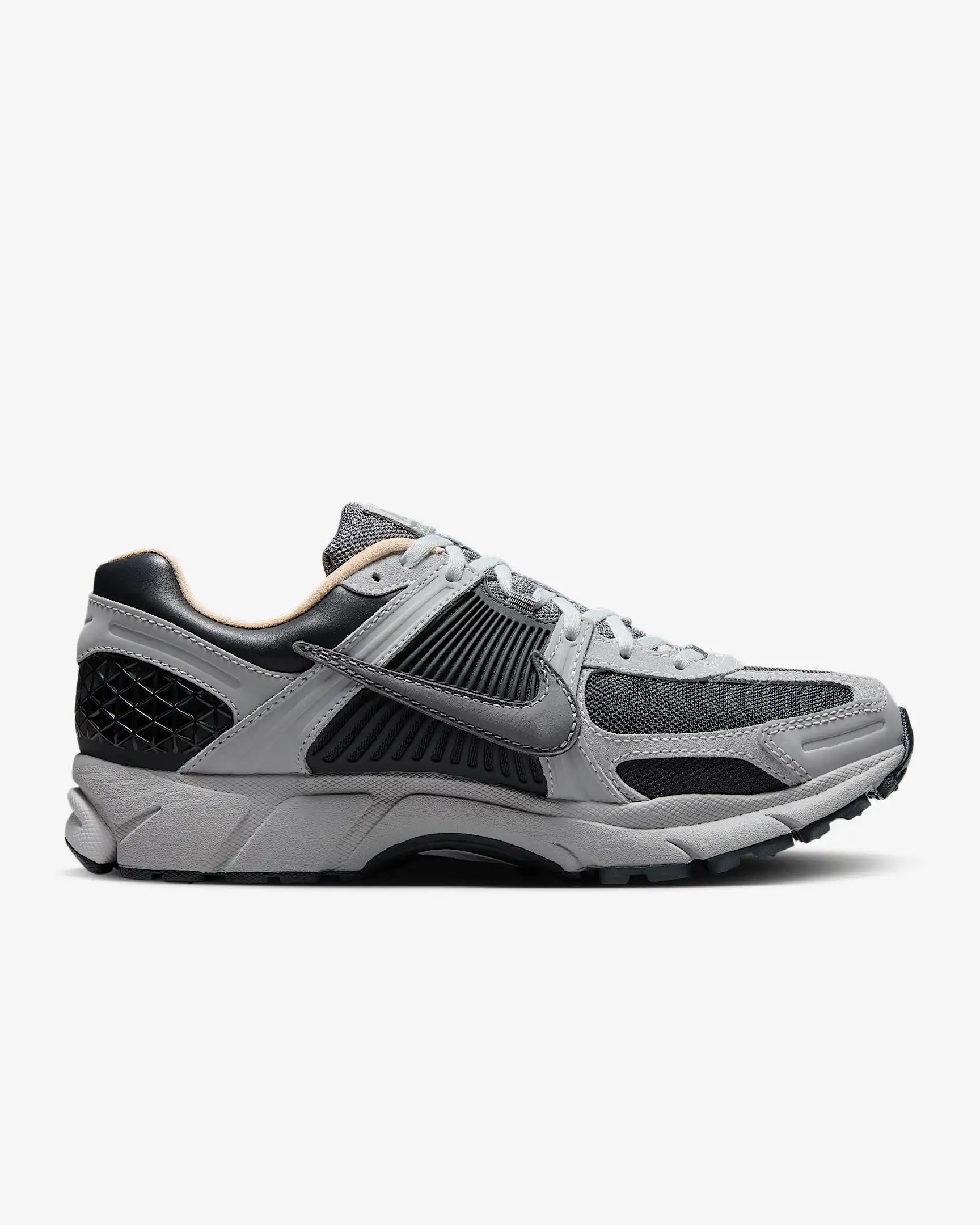 Tenis Nike Zoom Vomero 5