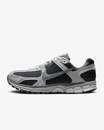 Tenis Nike Zoom Vomero 5