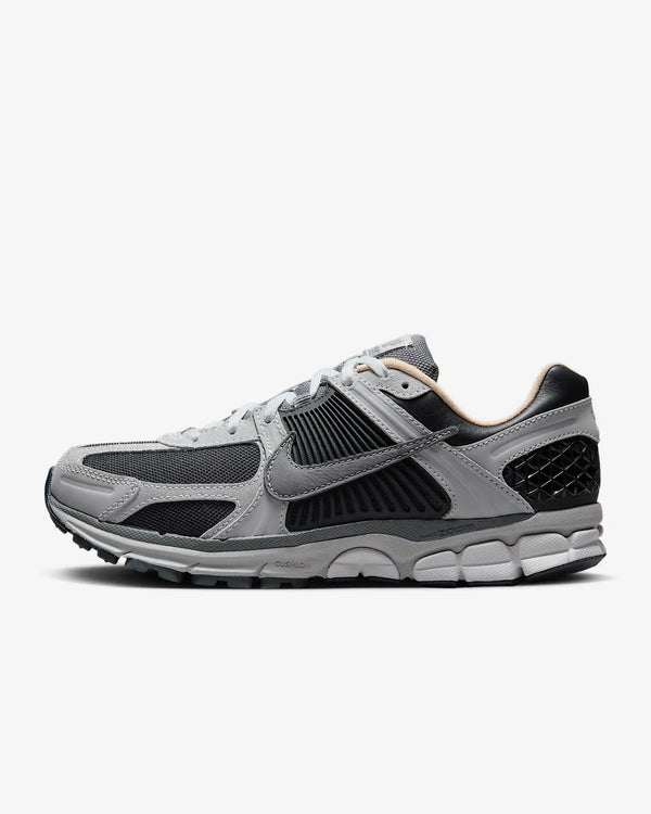 Tenis Nike Zoom Vomero 5
