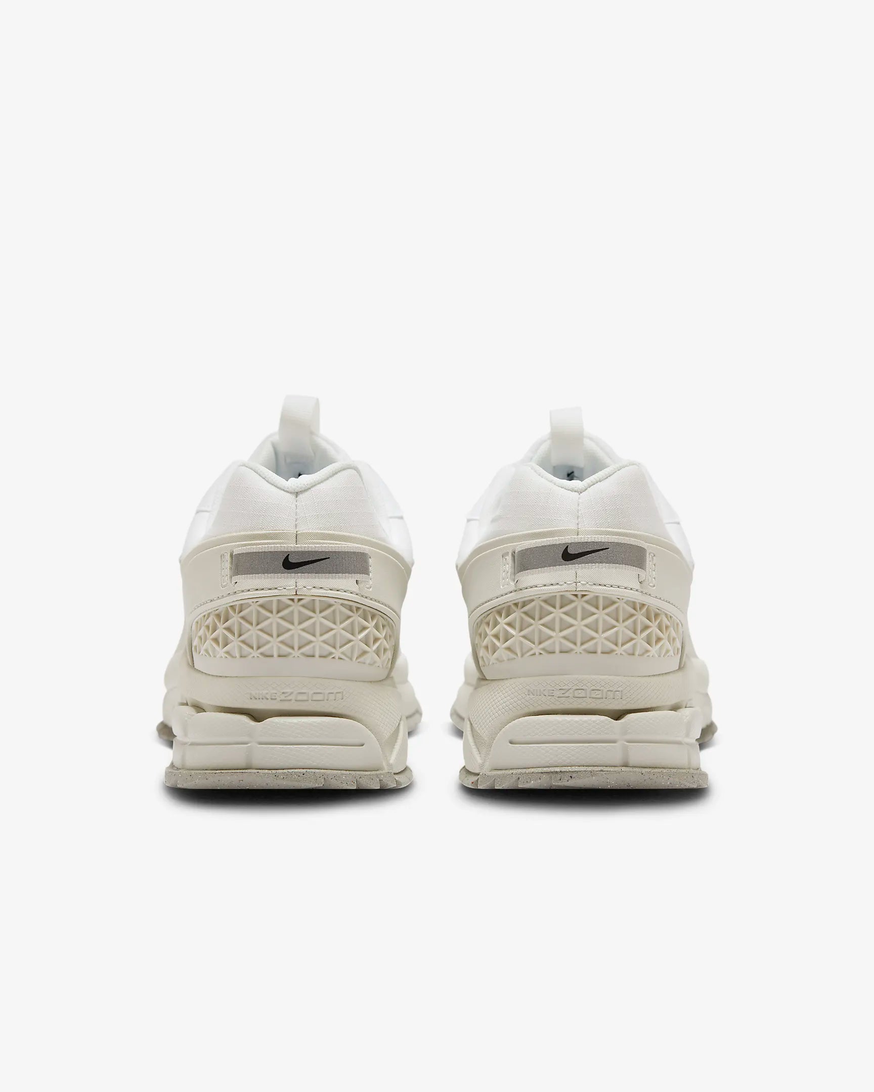 Tenis Nike Zoom Vomero 5 Roam