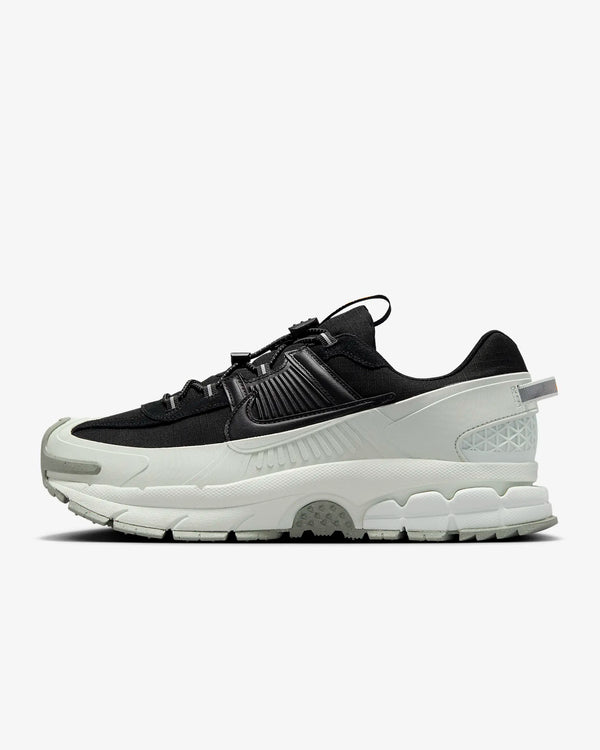 Tenis Nike Zoom Vomero 5 Roam