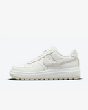 Tenis Nike Air Force 1 Low Luxe Summit White Light Bone