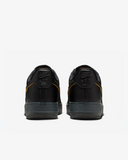 Tenis Nike Air Force 1 07 Black University Gold