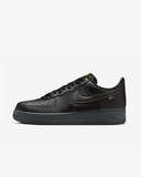 Tenis Nike Air Force 1 07 Black University Gold