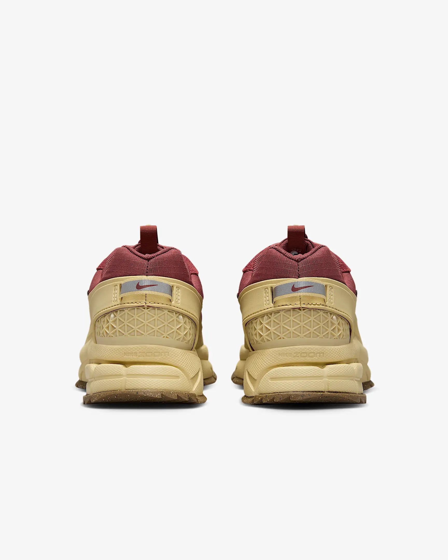 Tenis Nike Zoom Vomero 5 Roam