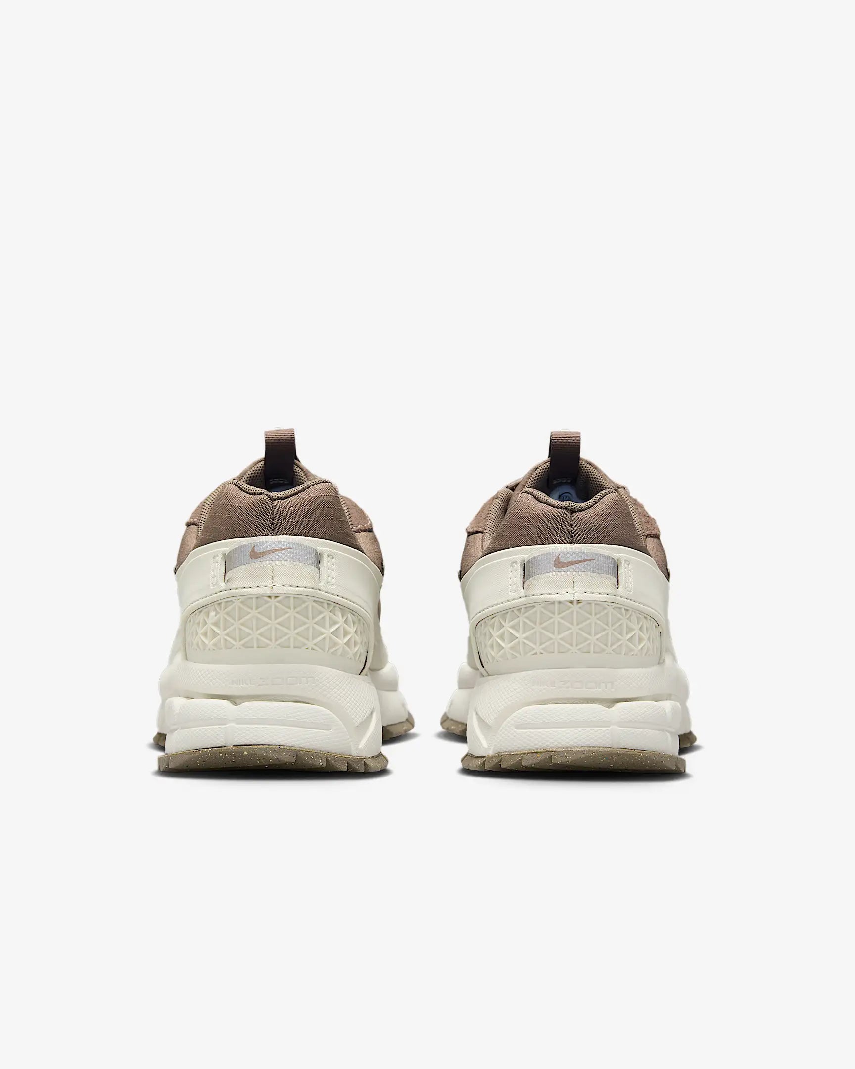 Tenis Nike Zoom Vomero 5 Roam