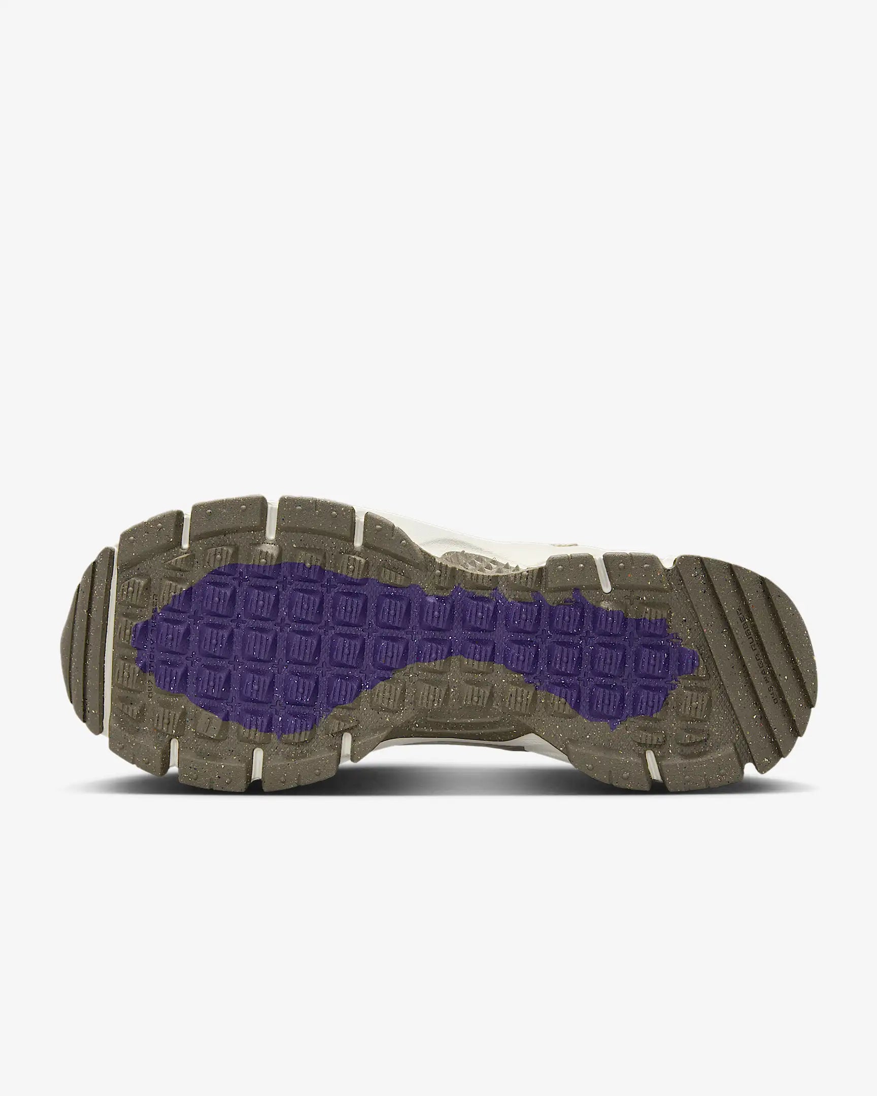 Tenis Nike Zoom Vomero 5 Roam