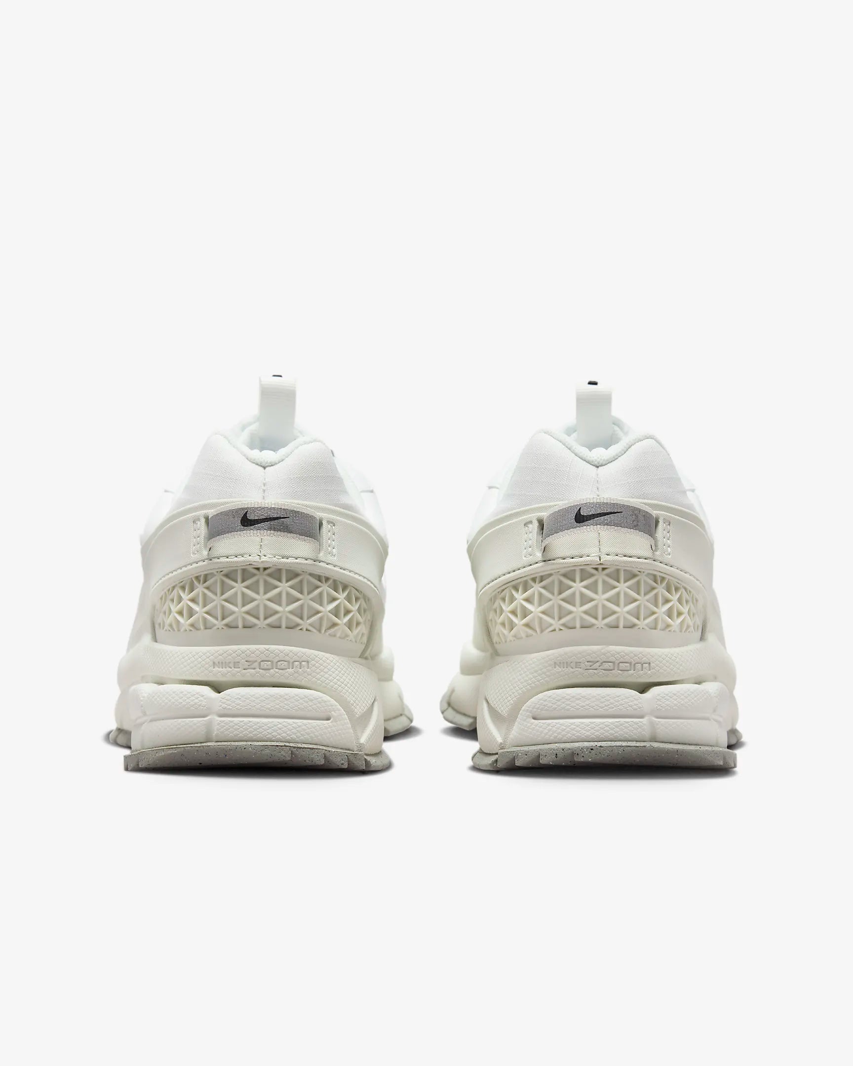 Tenis Nike Zoom Vomero 5 Roam