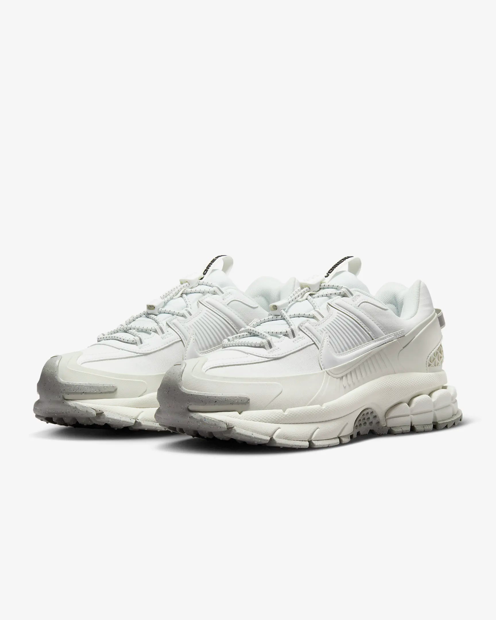Tenis Nike Zoom Vomero 5 Roam